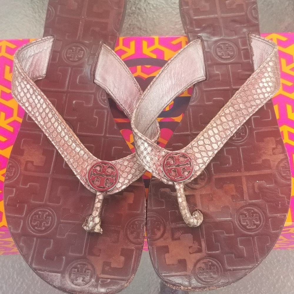 Tory burch flip flops